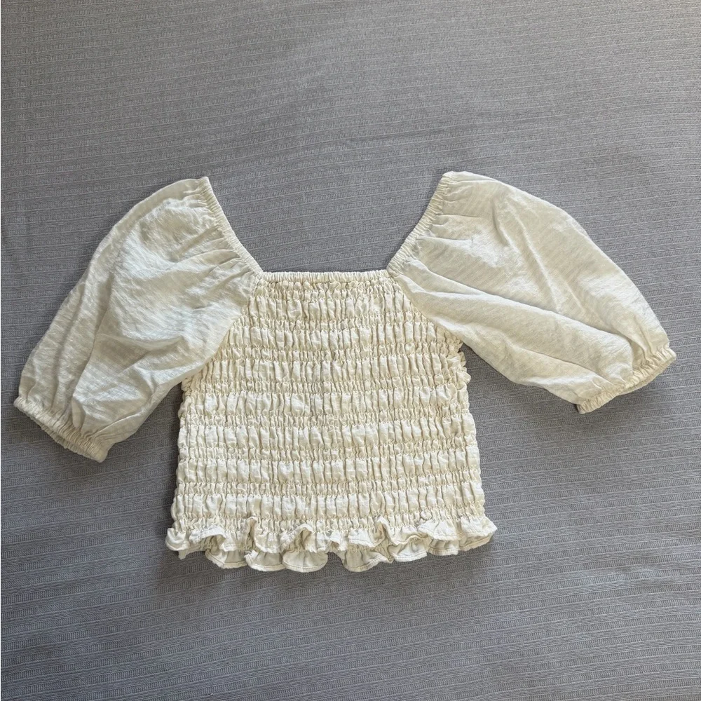 Old Navy‎ women Cream Smocked Blouse